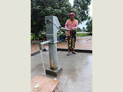 スリランカ他5か国で、地域に合った様々な形式の井戸を1100基超掘削・建築　池間哲郎撮影
