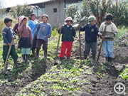 学校菜園で農業実習