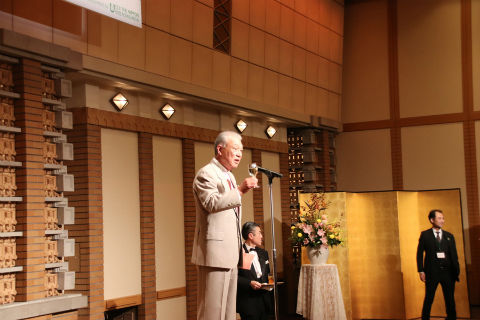 笹川会長のご発声で乾杯