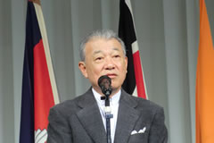 ご祝辞を述べられる日本財団会長笹川陽平様