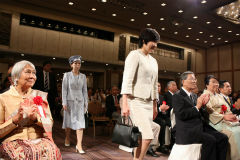 瑶子女王殿下・安倍会長入場