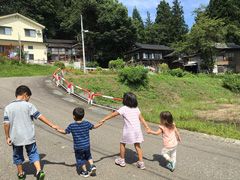 新潟県小千谷市の農家民宿、近所で散歩