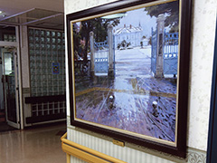 病院内に展示されている八木さんの油彩作品