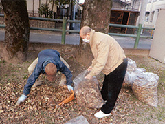 2019年12月15日 近隣の公園清掃奉仕