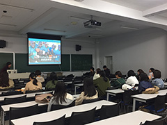 学内でのプレゼンテーション（新入生歓迎）