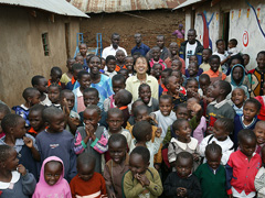1999年スラムの孤児マゴソスクールが始まる
