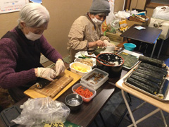 子ども食堂のお弁当準備