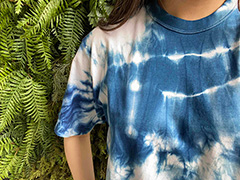 nstagram掲載の人気の藍染Tシャツ