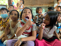 支援地区の子どもたちに行った歯磨き教室