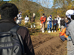 植栽勉強会「ウルシを植えて里山を考える」