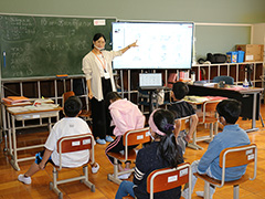 日本語初期指導の授業（導入）の様子　～日本語初期指導事業～