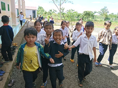 子どもたちが歓迎してくれました