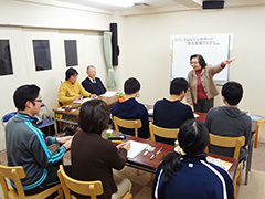 宮城でのプログラム。地域の支援者から講話