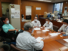 福岡県難病患者担当と福岡県議会議員に要望活動