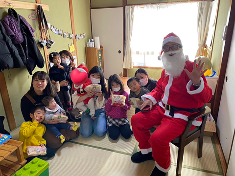 サンタさんが遊びにきた様子