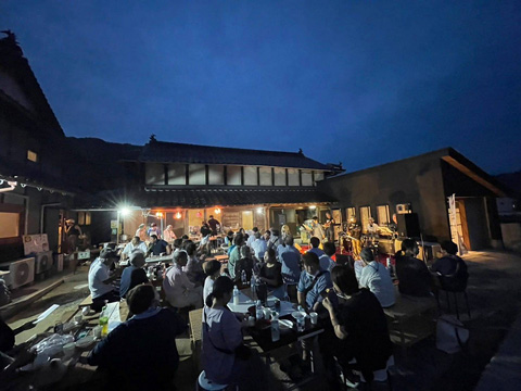 地域食堂の夜イベント、お月見コンサート