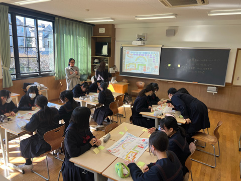 ボードゲームと即興劇で無国籍を体験する授業　横浜富士見丘学園にて