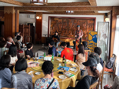 無国籍のミュージシャンによるコンサート