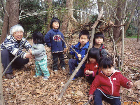 植物園の林で自然観察（一時保育）