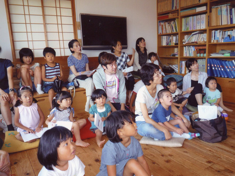 親子で楽しむ演奏会に参加した子どもたち