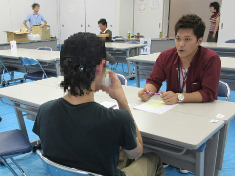 相談会にて相談対応
