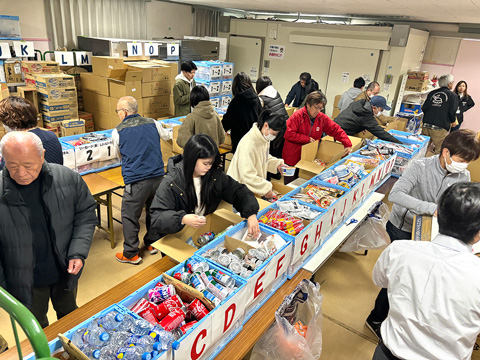 子ども宅食「お腹いっぱい大作戦」箱詰め作業
