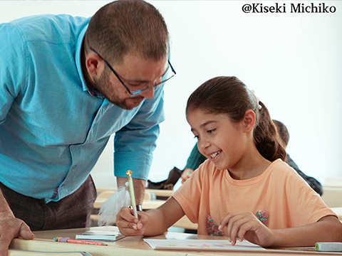 トルコにおける難民向け補習校の授業