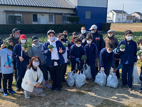 キャプシ2023年2月　ムンド校ブロッコリー収穫ョン