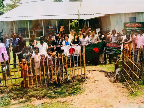 2005年認可外小学校竣工式