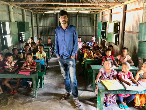 卒業した生徒が20年後先生になった