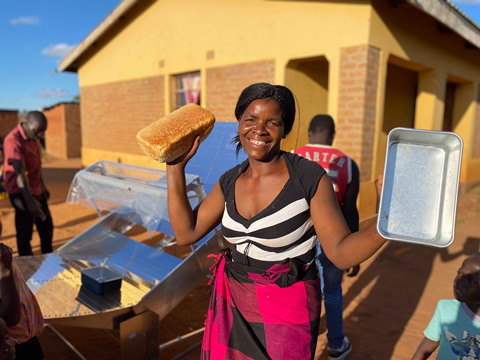 マラウイ ソーラーボイラーで料理