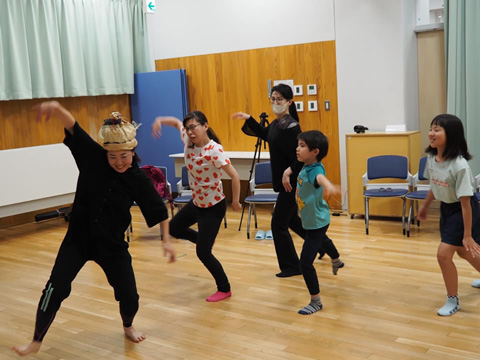 子ども食堂とアート体験 ダンス
