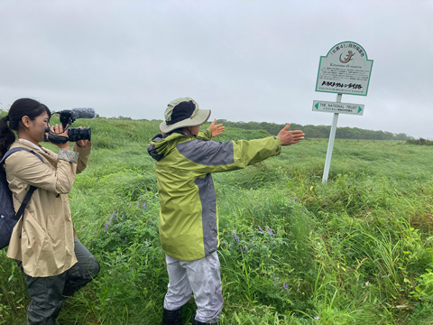 マスコミの取材を受ける