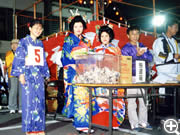 夏祭りに参加（北海道斜里町）1997年