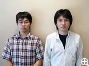 情報処理を支援した東北大学伊藤助教(右)と青山大学院生(左)