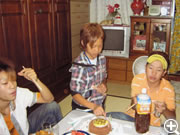 中本さん宅での子供達の食事風景