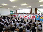 歌「ひまわり」を作詞作曲し福島へ届けた「福井県鯖江市立待小学校」の生徒たち