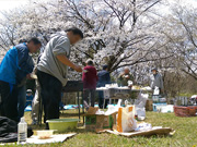 入居者・卒業生のお花見BBQ